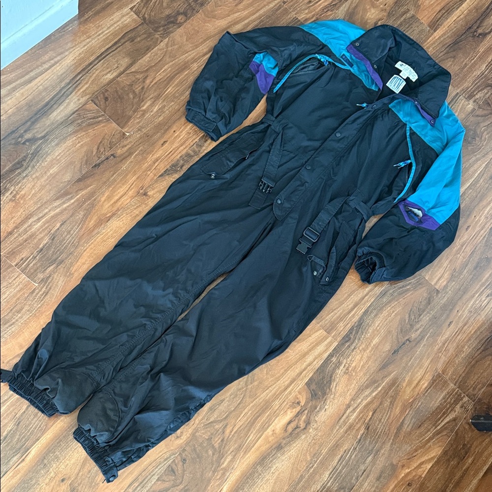 Columbia Black snowsuit with Teal and Purple Accents men’s XL